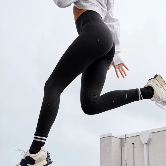 Offline Black High Rise Goals 7/8 Leggings - Picture 2 of 6
